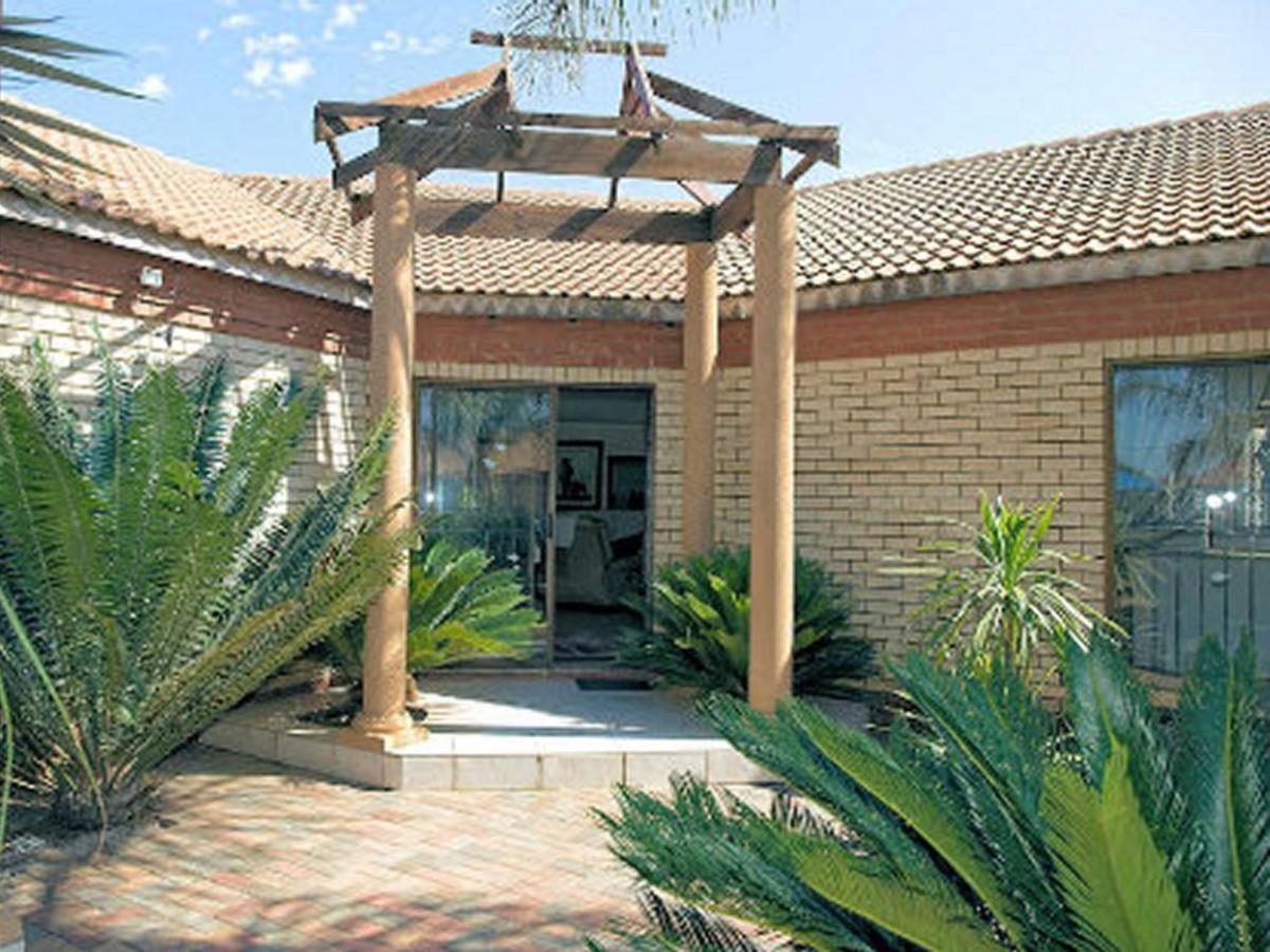 Tamarisk Guest Lodge ベノニ エクステリア 写真